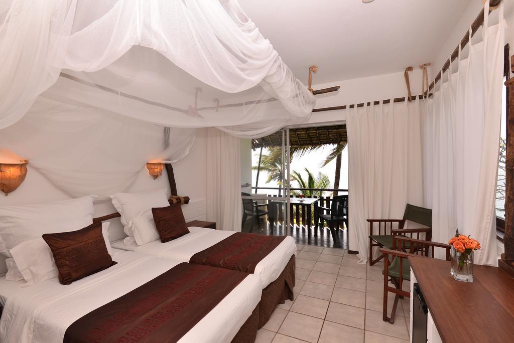 Bahari Beach Hotel Mombaça Exterior foto